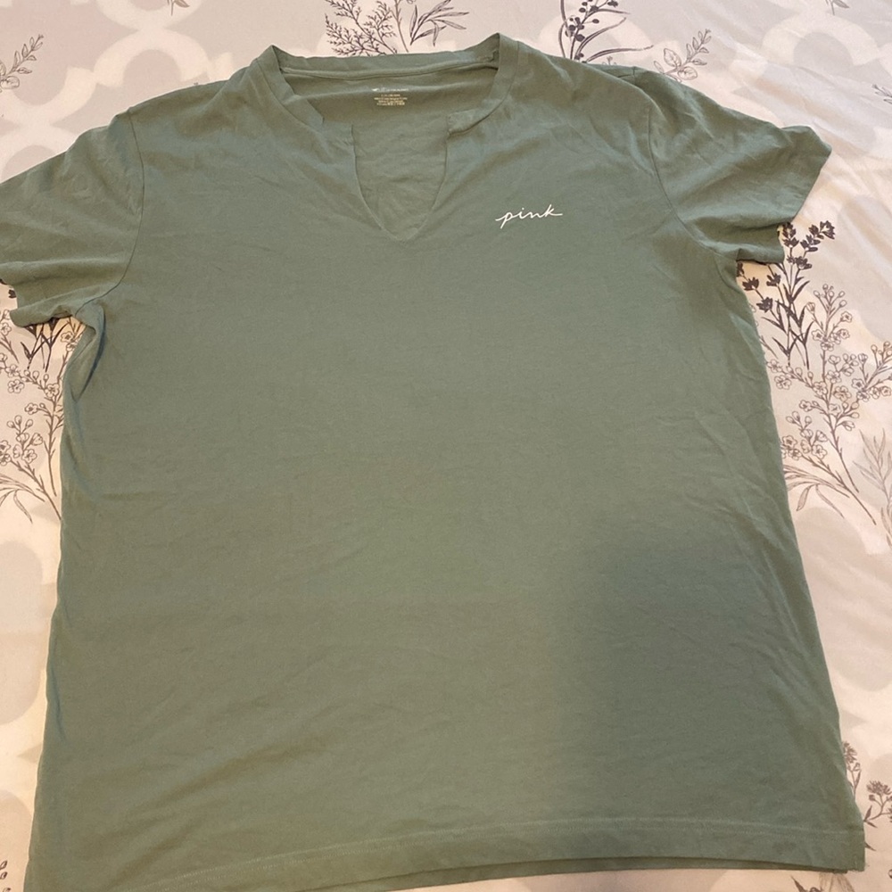 Victoria’s Secret(PINK) T-shirt “Spring sale”